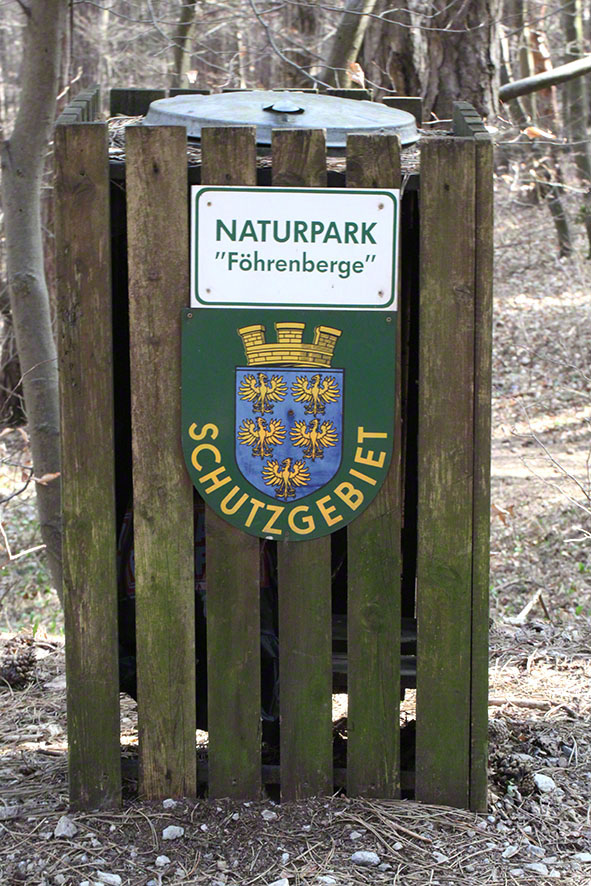 Föhrenberge, Abfallbehälter